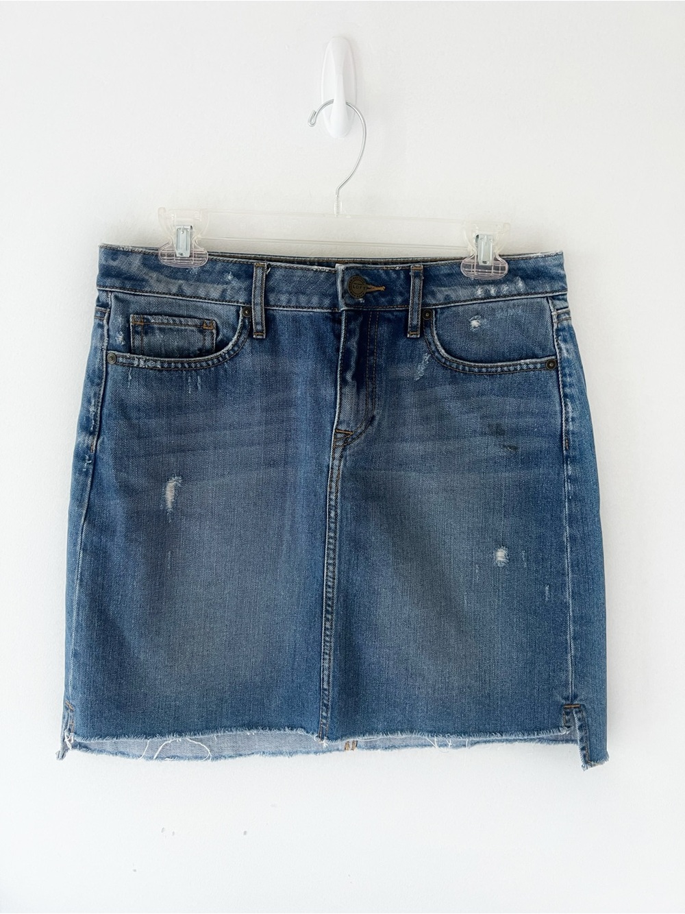 Ann Taylor Jean Skirt Blue Distressed Denim Mini size 6 100% cotton